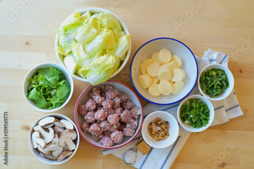 Ingredients of Clear Soup with Tofu and Minced Pork