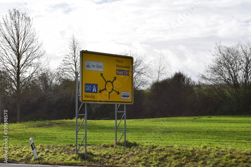 Hinweisschild bei Polch photo