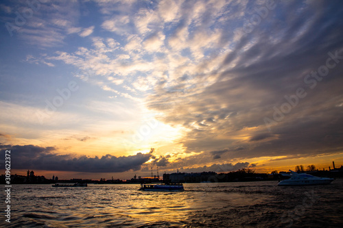 Sunset in St. Petersburg © Artem