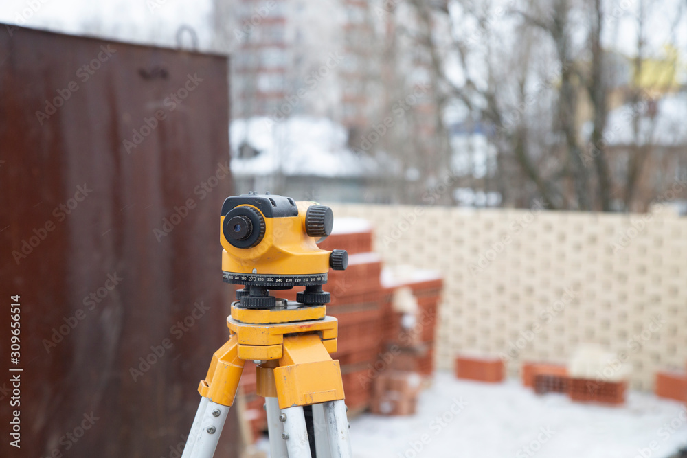 The use of theodolite in the construction of the house. The use of theodolite in the construction of the house.