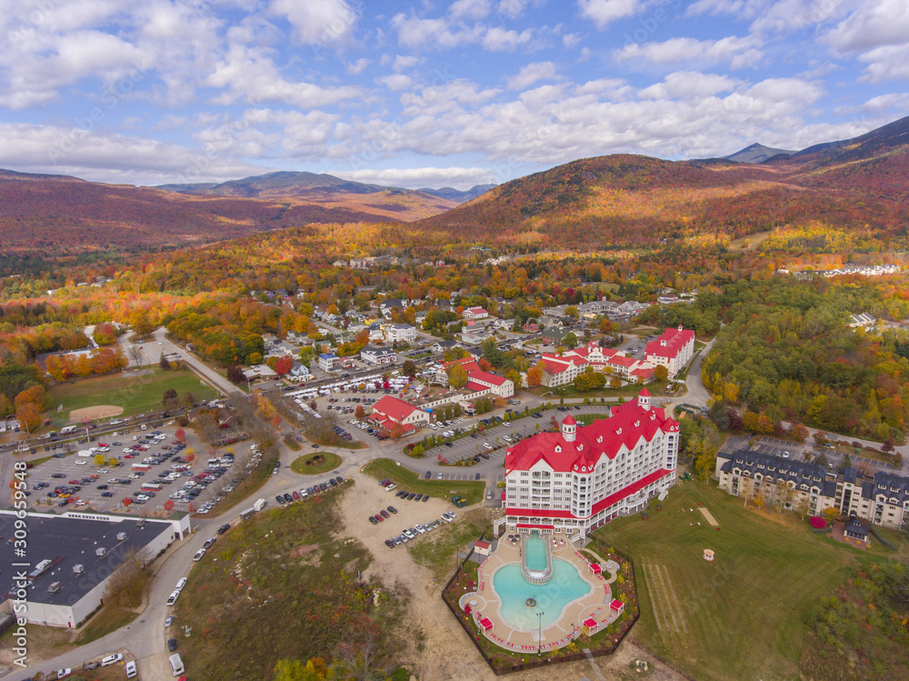 Lincoln Main Street at town center and Little Coolidge Mountain on