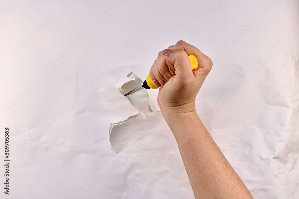 can you screwdriver into a wall?
