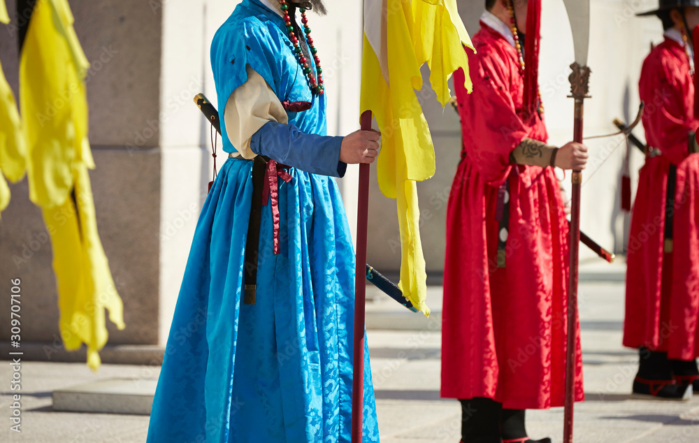 Naklejka premium Guards in Korean traditional costume event 