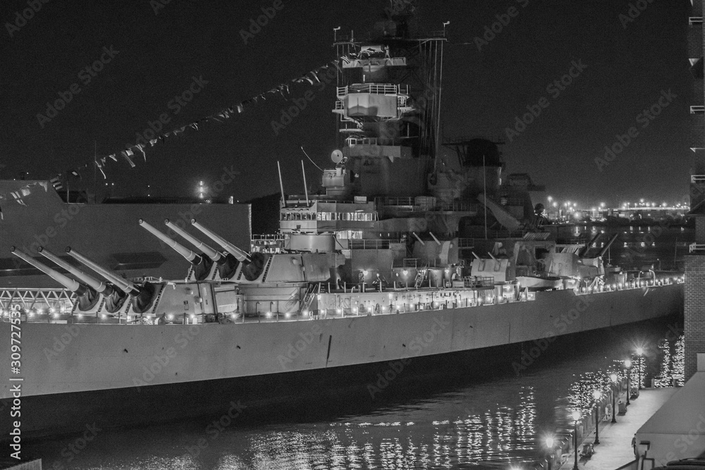 Fototapeta premium ship at night