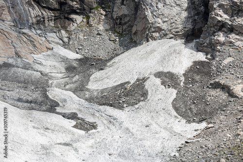 Detail vom Eisfeld unterhalb des Boyabreen Gletschers im Jostedalsbreen Nationalpark, Norwegen