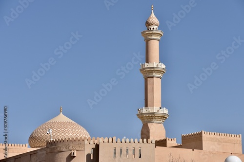 Fotografia Al Qala'a Mosque Dome and Minaret, Nizwa, Oman