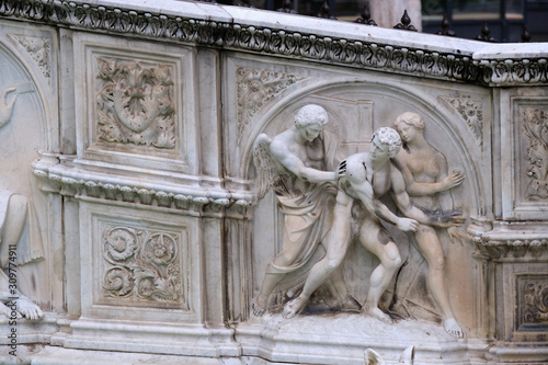 Photos Basso rilievi dalla fontana di Piazza del Campo, Siena Italia