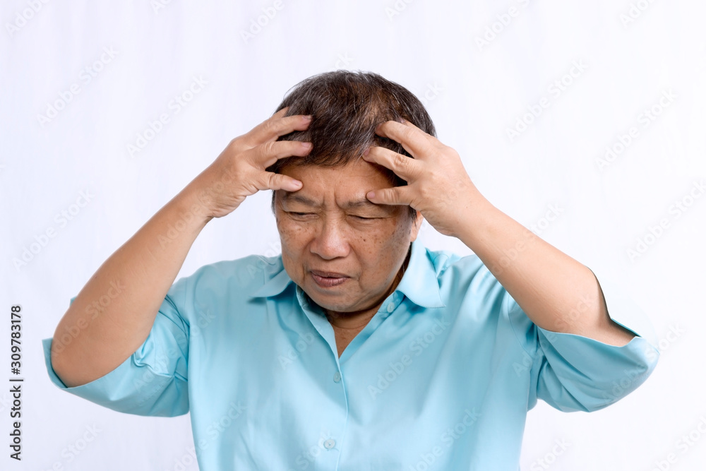 Alzheimer's disease: older women try to think Alzheimer's disease: older women try to think