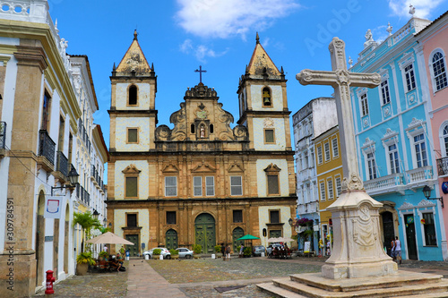 beautiful colonial buildings - Salvador da Bahia, Brazil © Christian