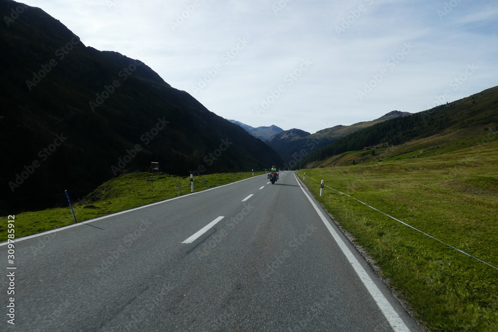 Kurven am Flüelapass