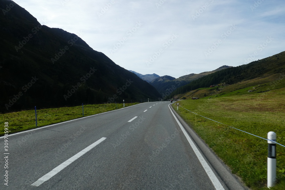 Kurven am Flüelapass