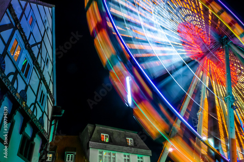 Riesenrad in der Altstadt von Soest zur Allerheiligenkirmes