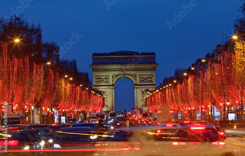 Photo The Triumphal Arch and Champs Elysees avenue illuminated for Christmas 2019 ,Paris, France