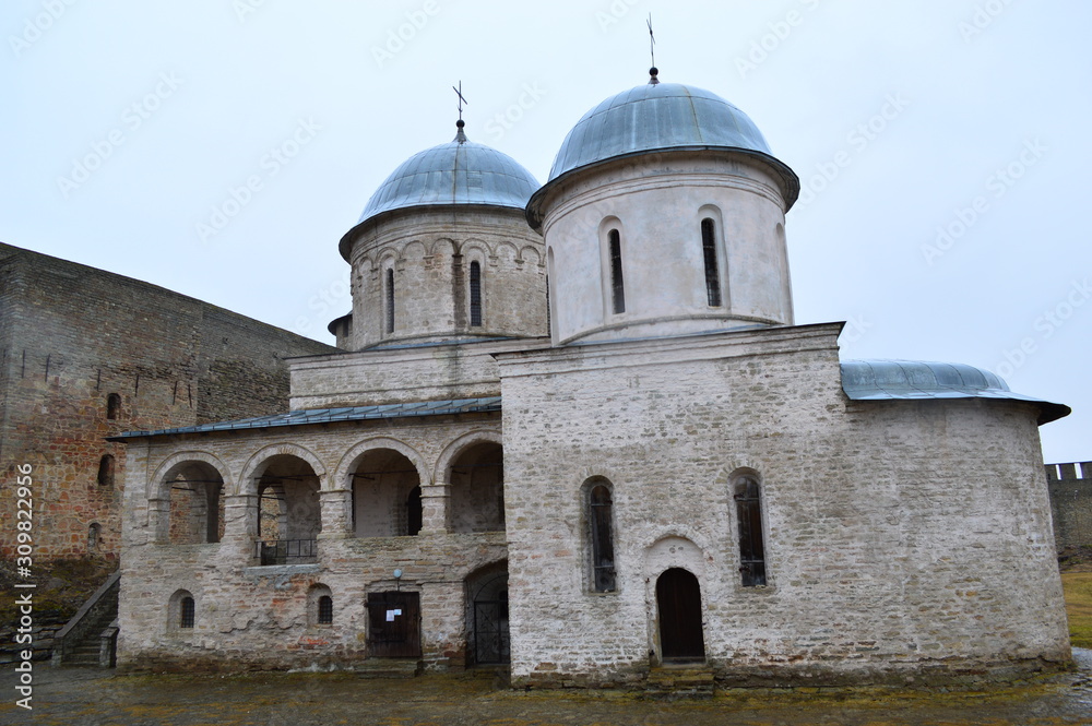 old ruines in ivangorod