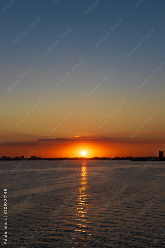 sunset at the sea. puesta del so. en el mar. Bahia miami