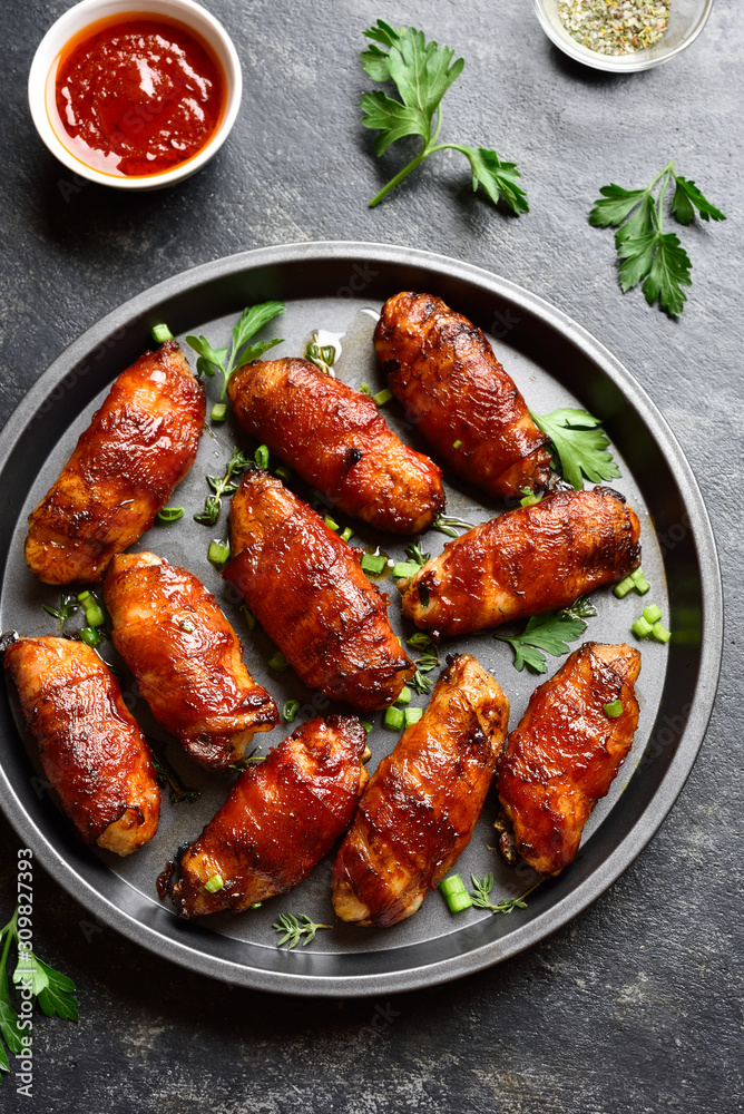Bacon wrapped grilled chicken wings Bacon wrapped grilled chicken wings