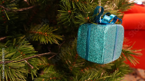 A blue gift box hanging Ideas to welcome the upcoming Christmas season. 