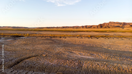 Fototapeta Naklejka Na Ścianę i Meble -  Salt flats desert landscape near Fallon NV