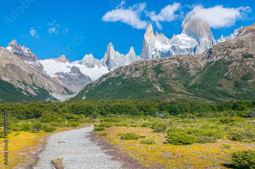 Trekking to Lagoon de Los Tres (Laguna de Los Tres) with Fitz Roy Mountain (Cerro Fitz Roy) in the background - El Chalten - Patagonia, Argentina