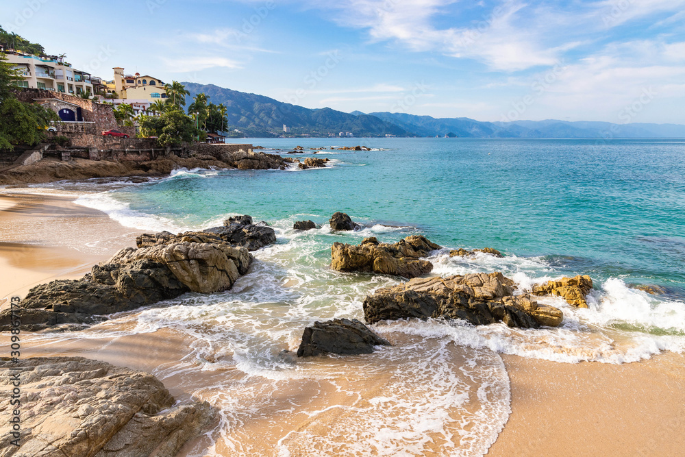 Fototapeta premium Beautiful morning at Conchas Chinas beach, Puerto Vallarta