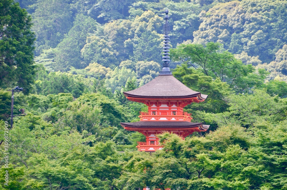 Kiyomizu-dera: pagoda patrimonio de la humanidad en kioto Kiyomizu-dera: pagoda patrimonio de la humanidad en kioto