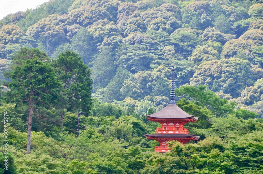 Kiyomizu-dera: pagoda patrimonio de la humanidad en kioto Kiyomizu-dera: pagoda patrimonio de la humanidad en kioto