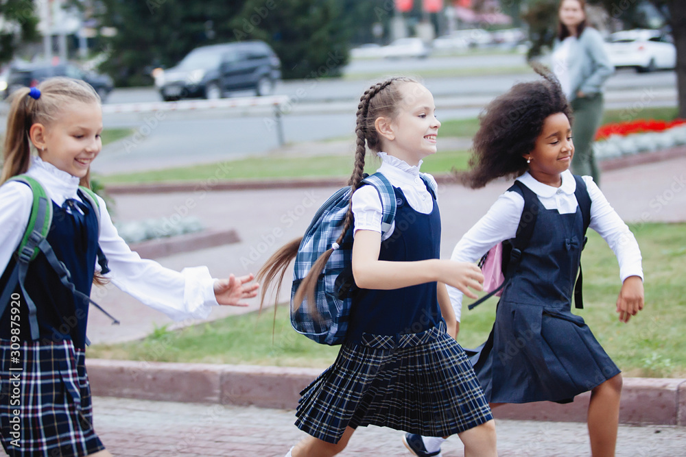 Obraz premium Pupils in uniform.