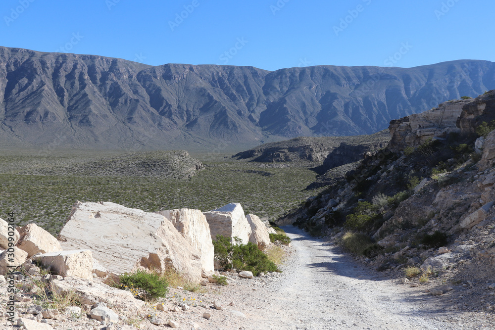 La montaña llena de marmol