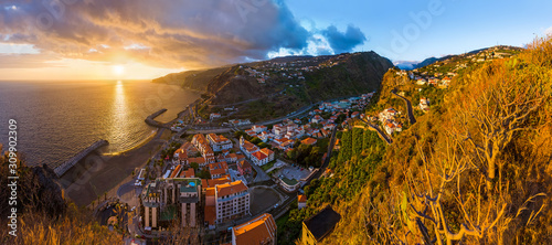 Billede på lærred Town Ribeira Brava - Madeira Portugal