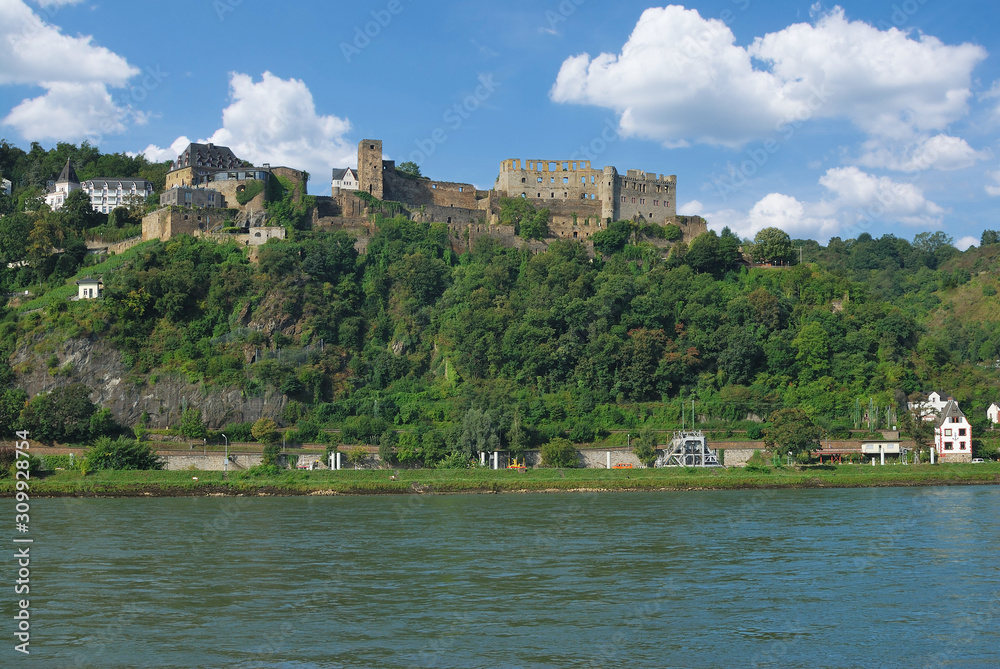 Sankt Goar am Rhein mit der Ruine Rheinfels,Rheinland-Pfalz,Deutschland