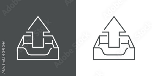 Símbolo bandeja de entrada. Icono plano lineal bandeja con flecha de subida en fondo gris y fondo blanco photo
