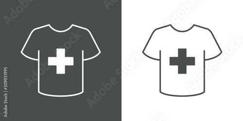 Icono plano lineal camiseta t con cruz grande en fondo gris y fondo grande