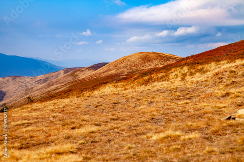 Landscape of autumnal peaks of the Carpathians. © Arkadiusz Fajer