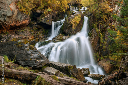 Fototapeta Naklejka Na Ścianę i Meble -  waterfall moss trees mountains autumn water