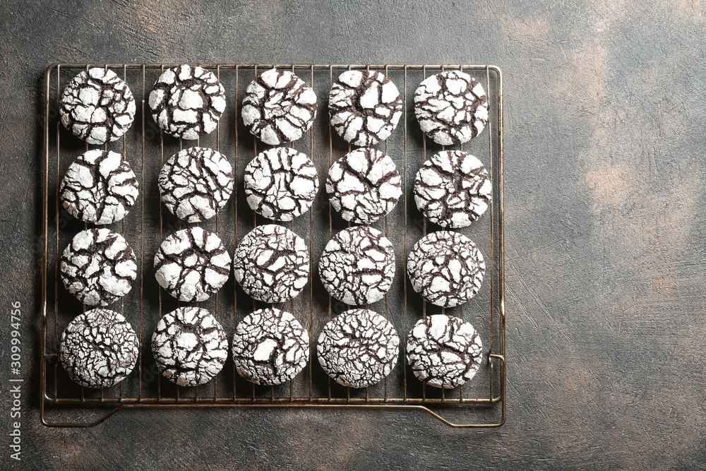 watch how powdered sugar icing turns cracked pastries into flawless, eye-catching masterpieces