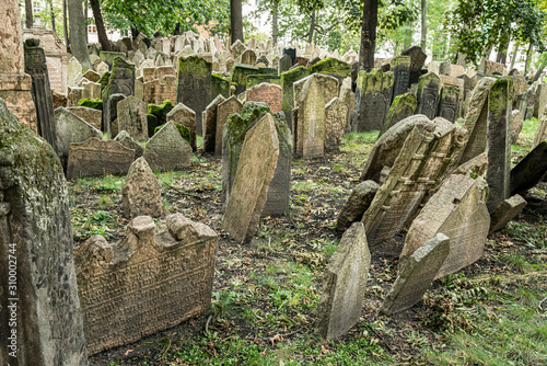 Fotografie Old Jewish Cemetery tombs in Prague, Czech Republic