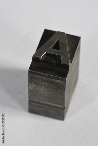 a, buchstabe a, bleiletter, lettern, buchdruck, alphabeth, druck, druckerei, drucken, gutenberg, johannes gutenberg, schwarze kunst, typographie, futura