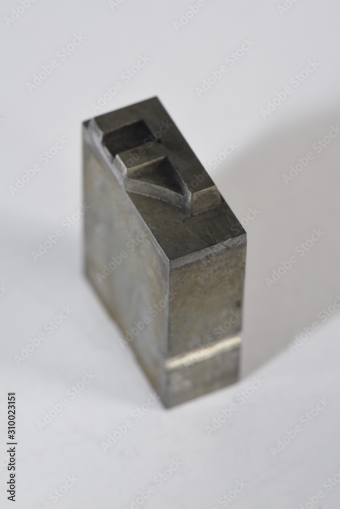 f, buchstabe f, bleiletter, lettern, buchdruck, alphabeth, druck, druckerei, drucken, gutenberg, johannes gutenberg, schwarze kunst, typographie, futura f, buchstabe f, bleiletter, lettern, buchdruck, alphabeth, druck, druckerei, drucken, gutenberg, johannes gutenberg, schwarze kunst, typographie, futura