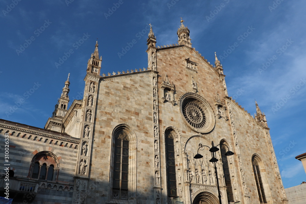 Italie - Lombardie - Come - Façade principale de la Cathédrale Santa Maria Assunta