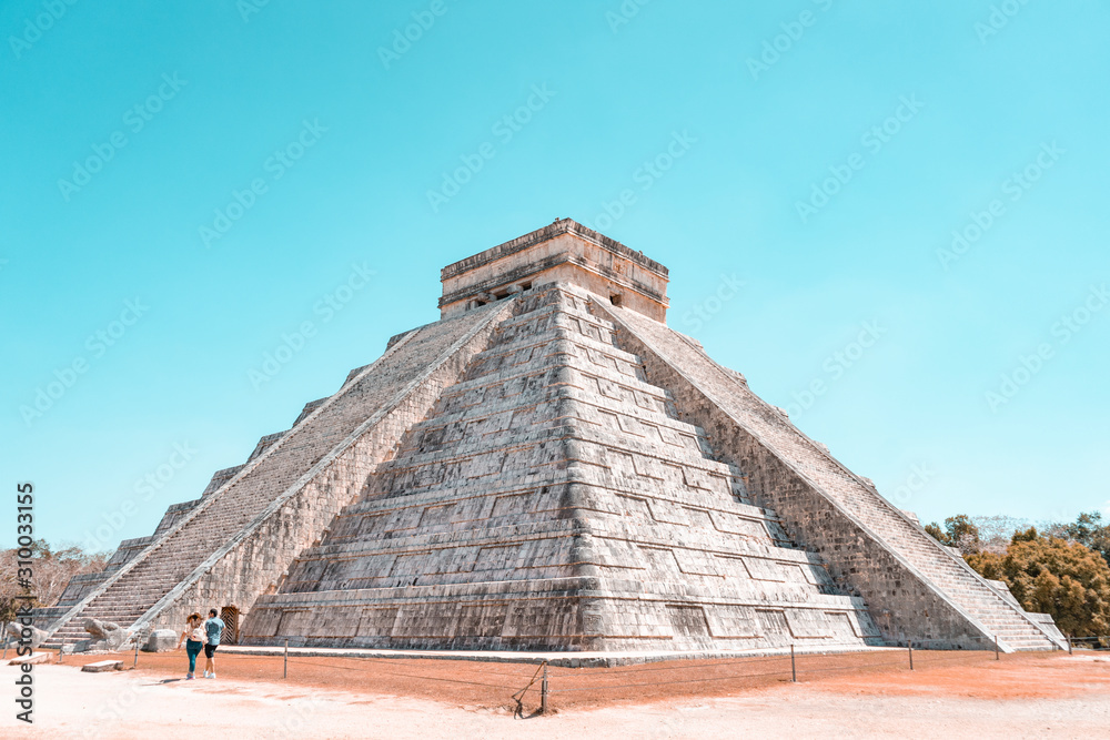 pyramid of chichen itza mexico