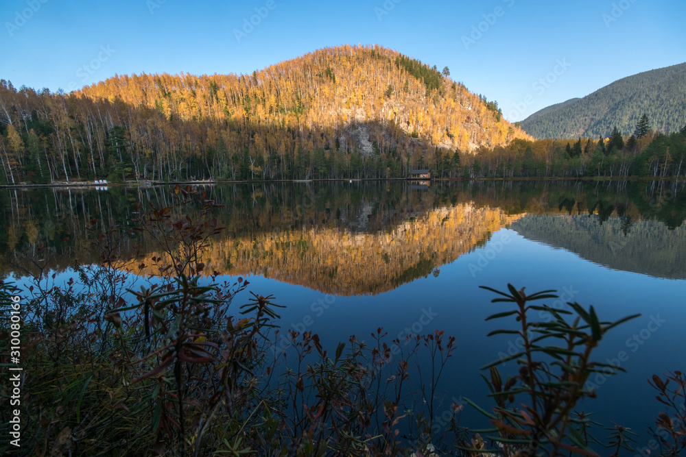 Warm lakes on the Snezhnaya (Snowy) River, view of the Dead Lake