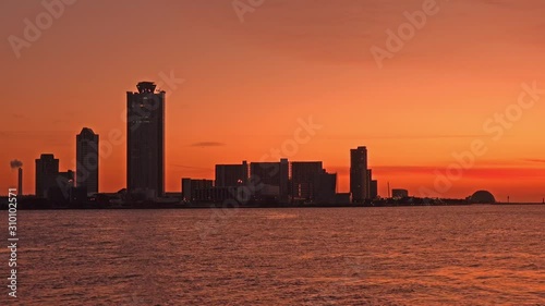 大阪　大阪港の夕日と夕景