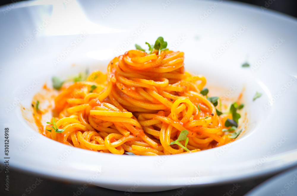 delicious italian spaghetti with tomatoes sauce delicious italian spaghetti with tomatoes sauce