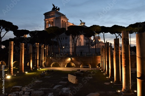 EVENING VIEW OF THE FORUM OF TRAJAN IN THE HISTORIC CENTER IN ROME