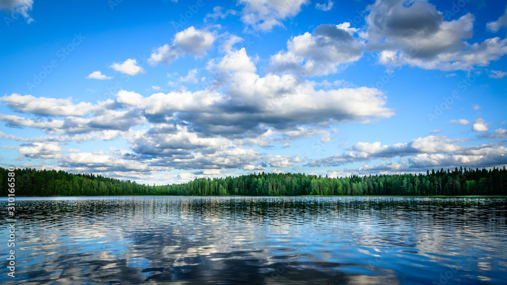 Fototapeta premium Le lac de Padasjoki