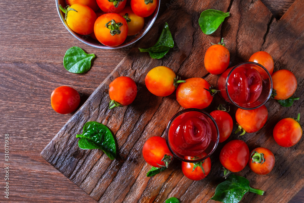 Fresh Tomato with Tomato Sauce Fresh Tomato with Tomato Sauce