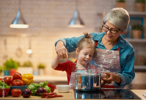 Schilderij op canvas Homemade food and little helper
