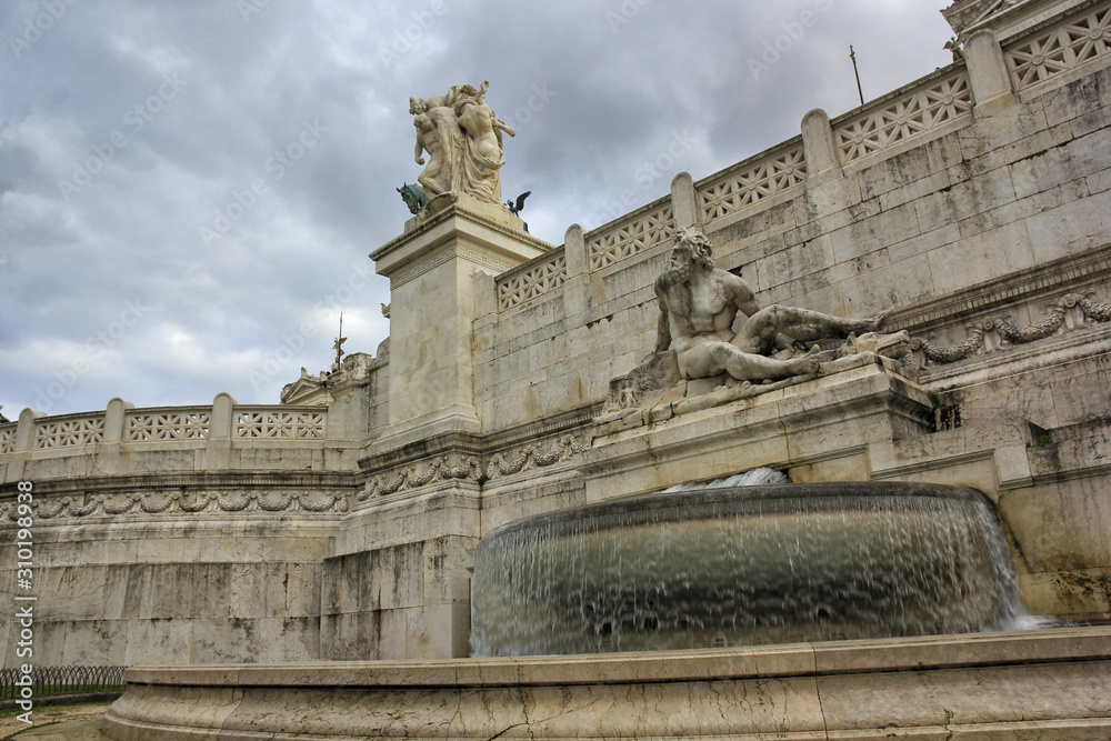 Altar of the homeland, fountain of the Tyrrhenian Sea