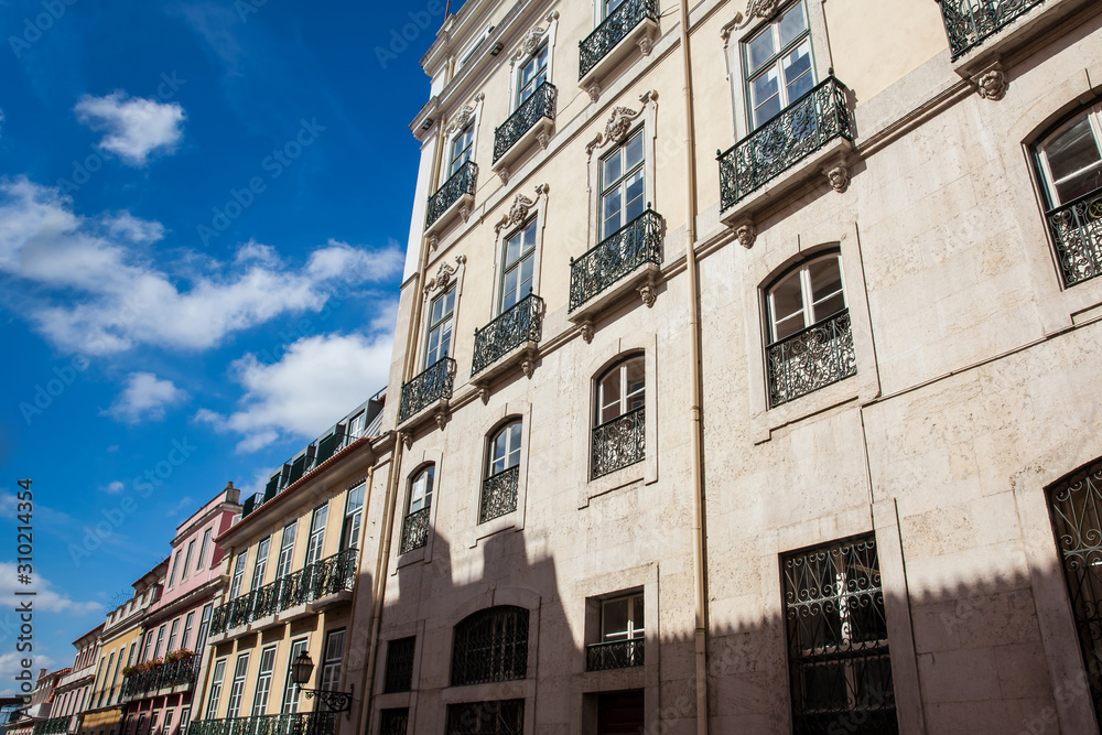 Obraz premium Architecture of the antique buildings at Lisbon city center