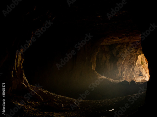 Valokuvatapetti cave